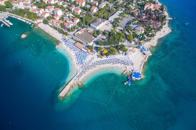 Pavilony SLAVEN, Selce - pláž