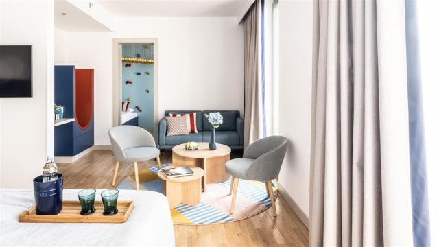 dvoulůžkový pokoj a denní místnost - typ 2+2 BM Family SUITE SU