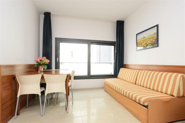 dvě dvoulůžkové ložnice a denní místnost - typ APT. 4+2 C6
