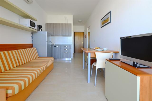 dvoulůžková ložnice a denní místnost - typ Apt. 2+2 2B