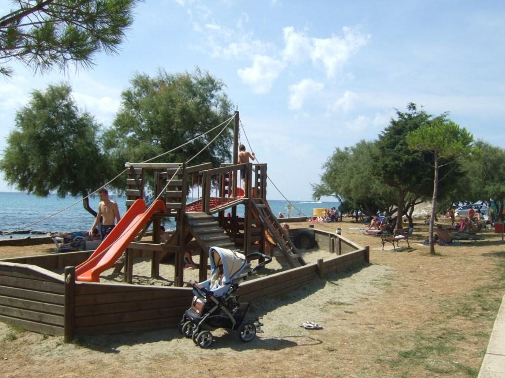 Novigrad - pláž