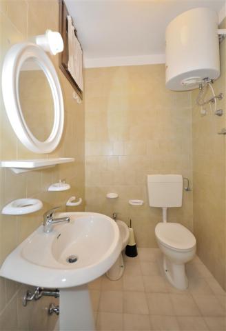 třílůžková a dvoulůžková ložnice, denní místnost - typ APT. 5+2