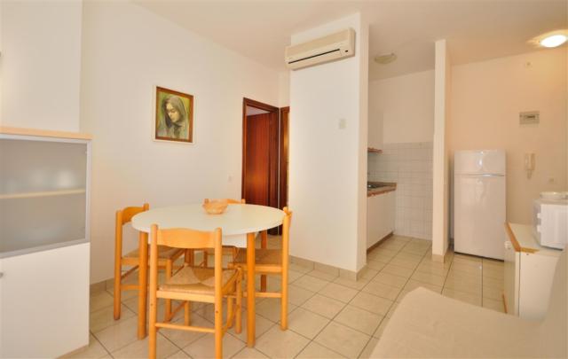 dvoulůžková ložnice a denní místnost - typ APT. 2+2 B