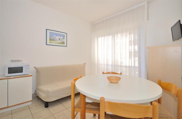 dvoulůžková ložnice a denní místnost - typ APT. 2+2 B