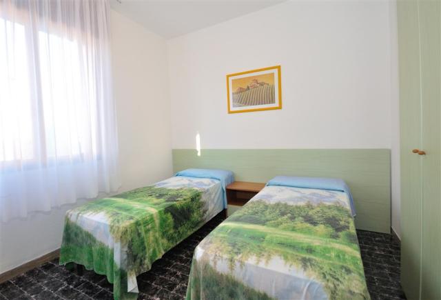 dvě dvoulůžkové ložnice a denní místnost - typ APT. 4+2 C