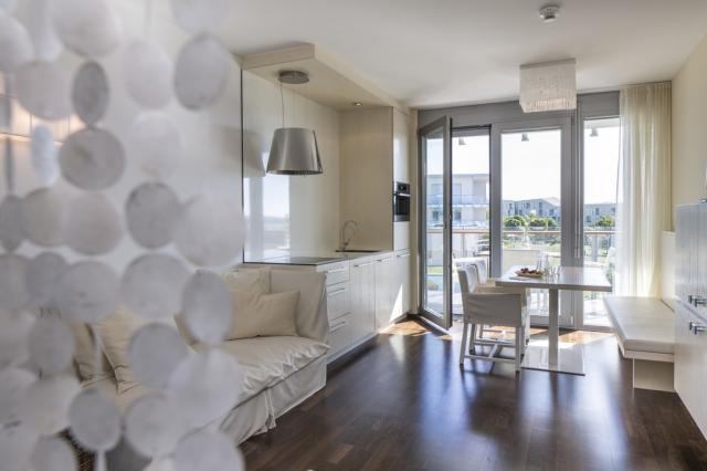 dvoulůžková ložnice, dětský pokoj a denní místnost - apartmán t