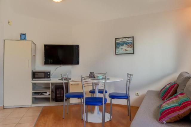 dvě dvoulůžkové ložnice a denní místnost - typ APT. 4(+1)