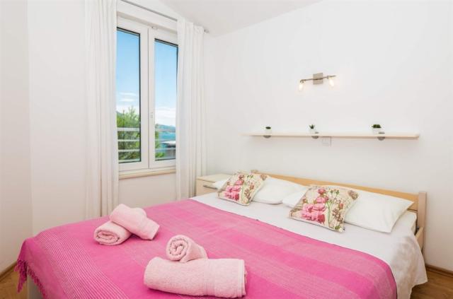 dvě dvoulůžkové ložnice a denní místnost - typ APT. 4(+1)