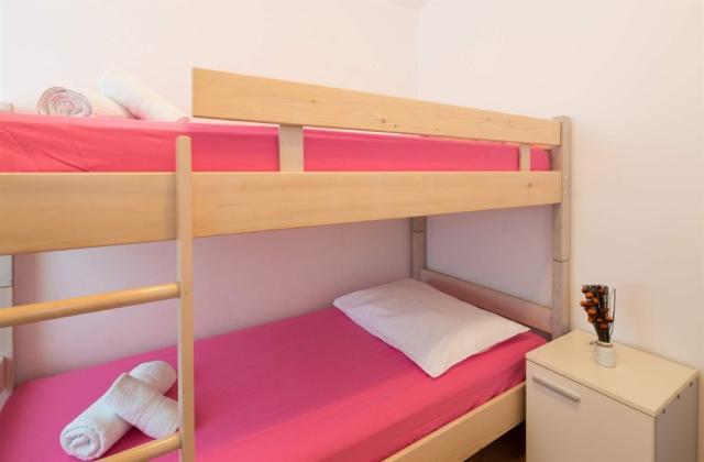 dvě dvoulůžkové ložnice a denní místnost - typ APT. 4(+1)