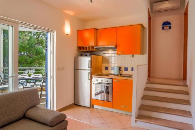 dvě dvoulůžkové ložnice a denní místnost - typ APT. 4(+1)