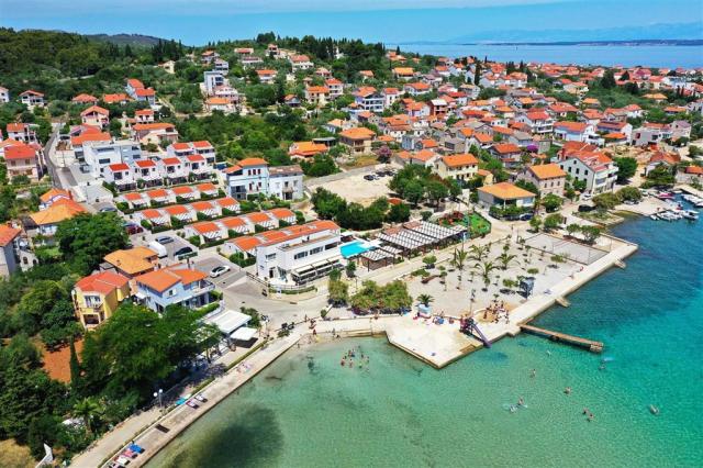 Vily DALMACIJA, Preko