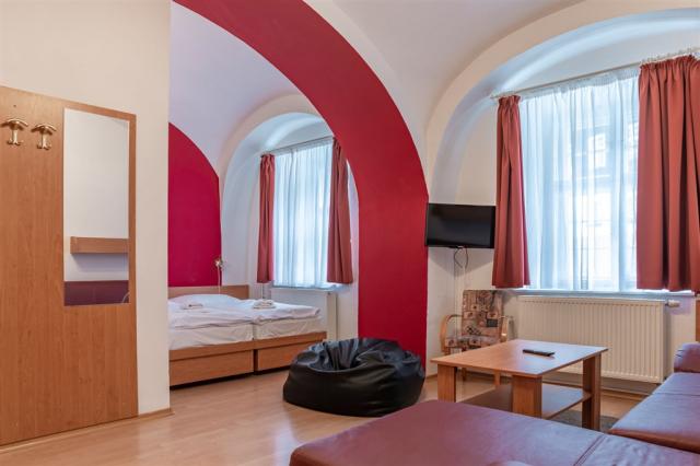 dvě pevná lůžka a dvě přistýlky - typ APT. 4(+0) BEZRUČ