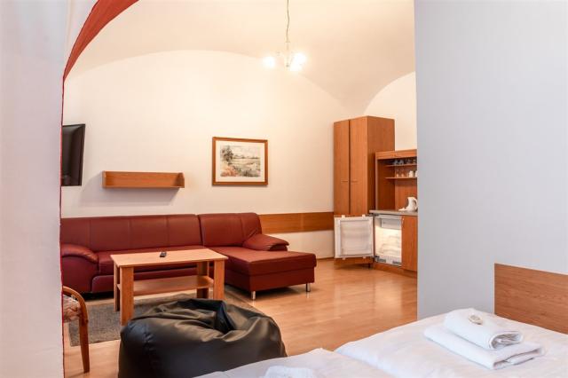 dvě pevná lůžka a dvě přistýlky - typ APT. 4(+0) BEZRUČ