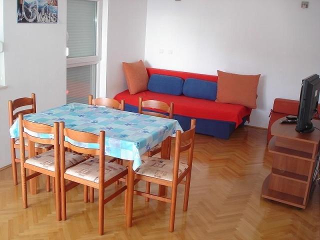 dvě dvoulůžkové ložnice a denní místnost - typ APT. 4(+3)