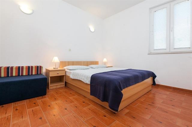 dvě dvoulůžkové ložnice a denní místnost - typ APT. 4(+1)
