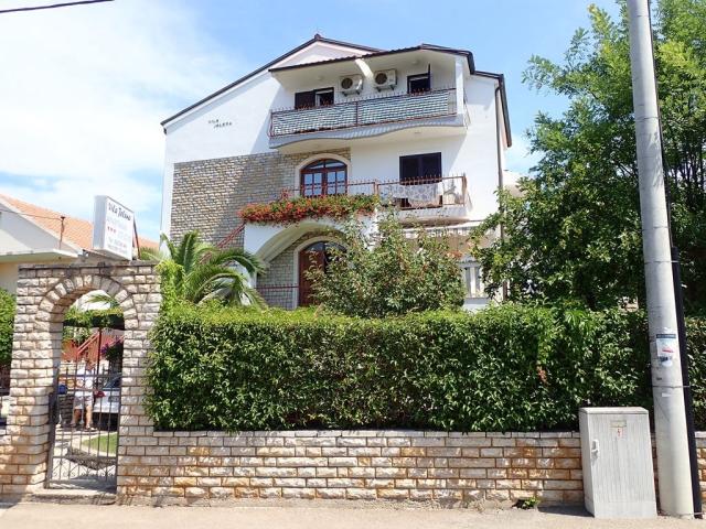 Vila JELENA, Sv. Filip i Jakov
