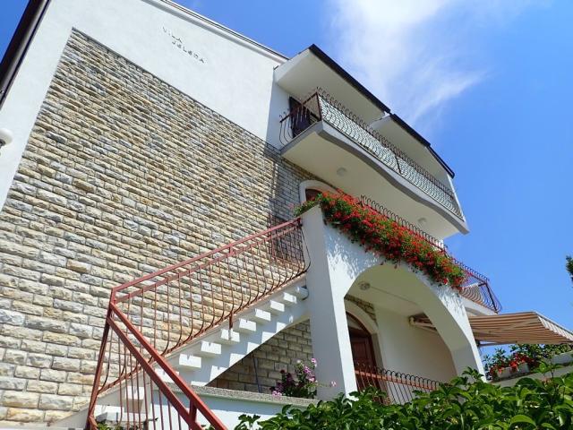 Vila JELENA, Sv. Filip i Jakov