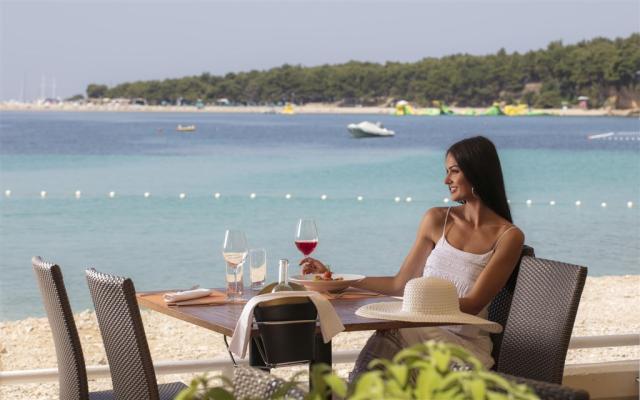 Hotel BLUESUN ELAPHUSA, Chorvatsko - Ostrov Brač - Bol, zobraze