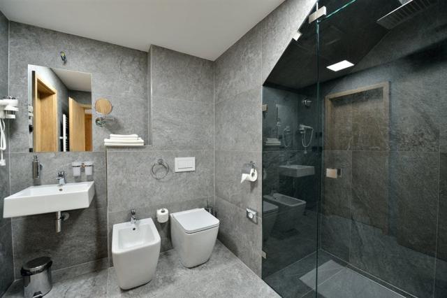 Apt. 4(+1) 