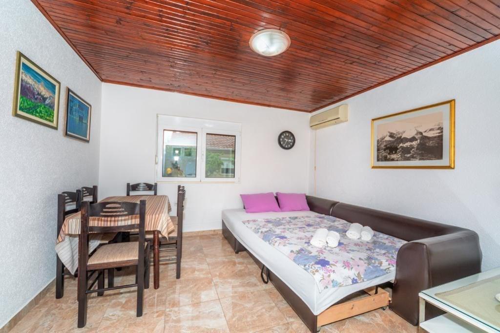 třílůžková ložnice a denní místnost - typ APT. 3(+2)