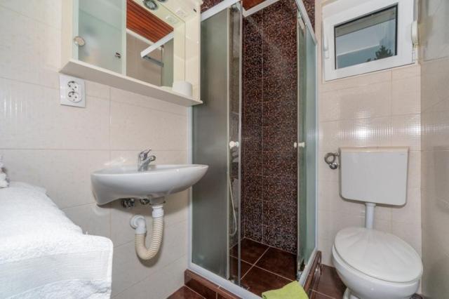 třílůžková ložnice a denní místnost - typ APT. 3(+2)
