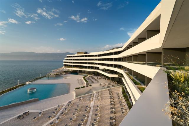 Grand Hotel VIEW, Postira