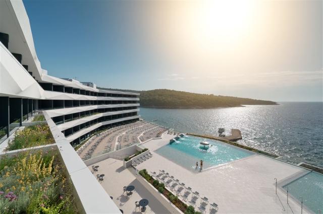 Grand Hotel VIEW, Postira