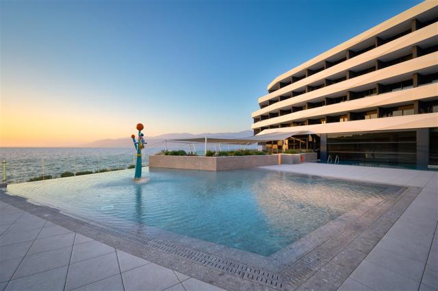 Grand Hotel VIEW, Postira