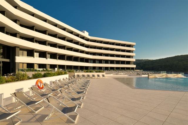 Grand Hotel VIEW, Postira