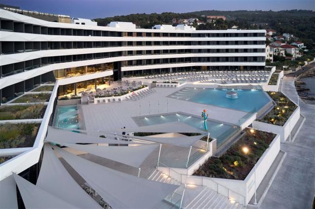Grand Hotel VIEW, Postira