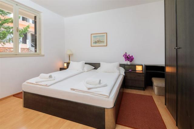 dvoulůžková ložnice a denní místnost - typ Apt. 2+2**