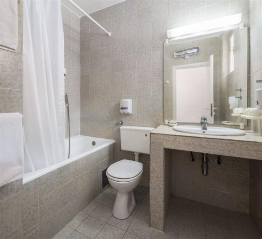 dvoulůžková ložnice a denní místnost - typ Apt. 2+2**