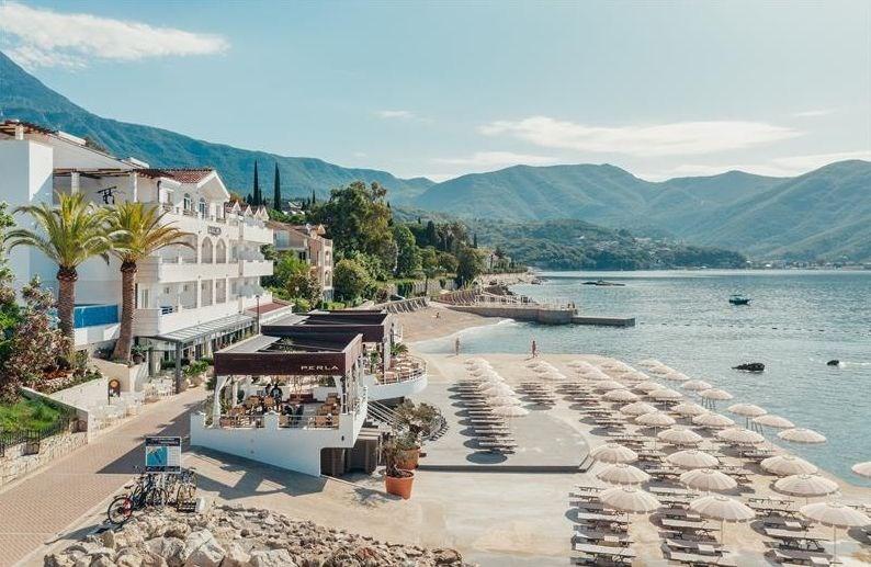 pláž u Hotelu a Depandance PERLA, Herceg Novi