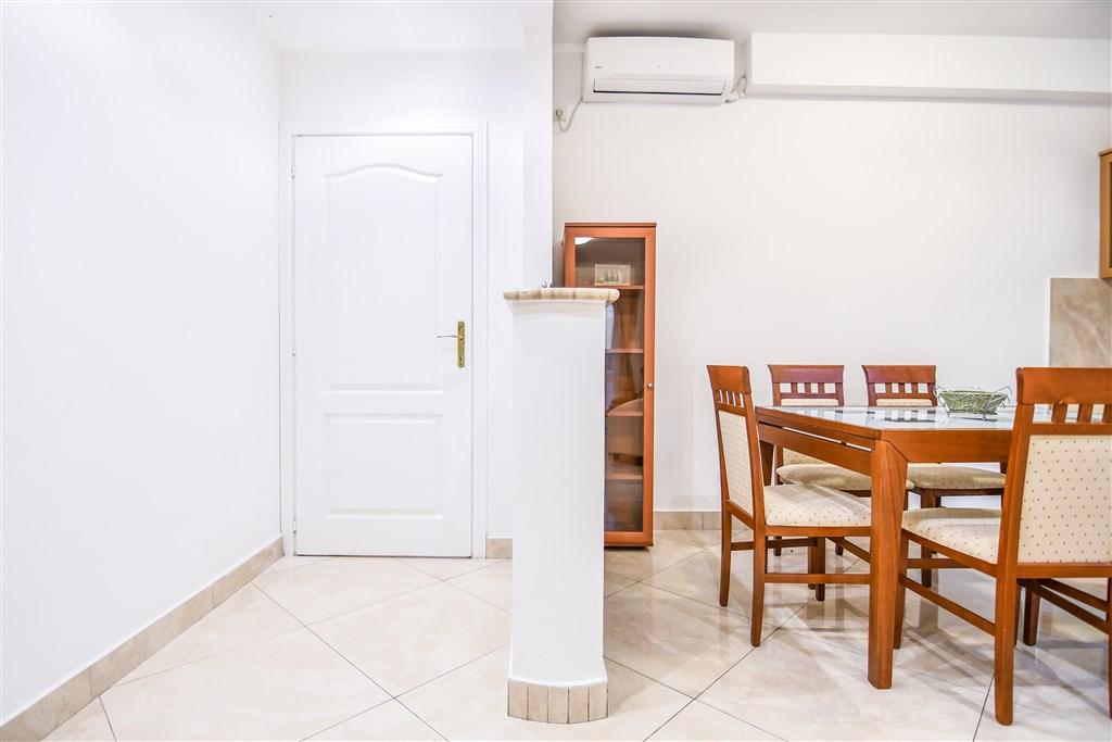 dvoulůžková ložnice a denní místnost - typ Apt. 2+2
