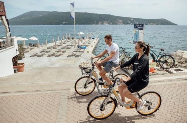 promenáda pod Depandance PERLA, Herceg Novi