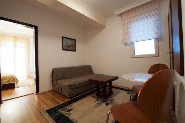 dvoulůžková ložnice a denní místnost - typ Apt. 2(+2) B