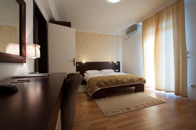 dvoulůžková ložnice a denní místnost - typ Apt. 2(+2) B