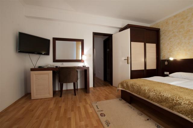 dvoulůžková ložnice a denní místnost - typ Apt. 2(+2) B