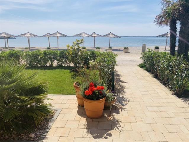 The BEACH RESORT Vir - II., Vir