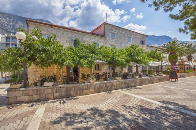 Heritage Hotel KAŠTELET, Tučepi