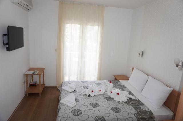VILA LENA, Petrovac