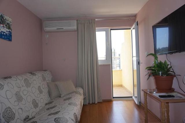VILA LENA, Petrovac