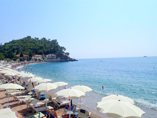 Petrovac - pláž