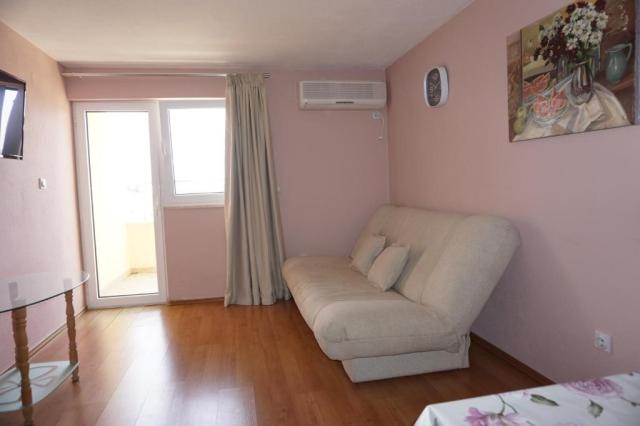 VILA LENA, Petrovac
