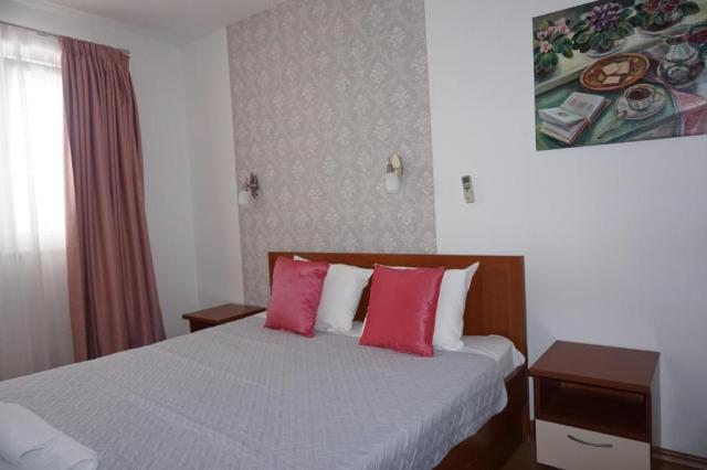 VILA LENA, Petrovac