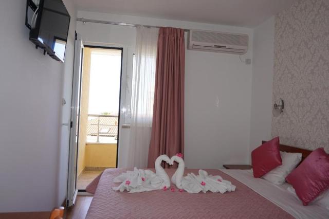 VILA LENA, Petrovac