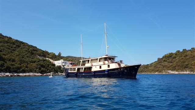 Tradiční jachta s moderním vzhledem PREMIUM o délce cca 29-35 m
