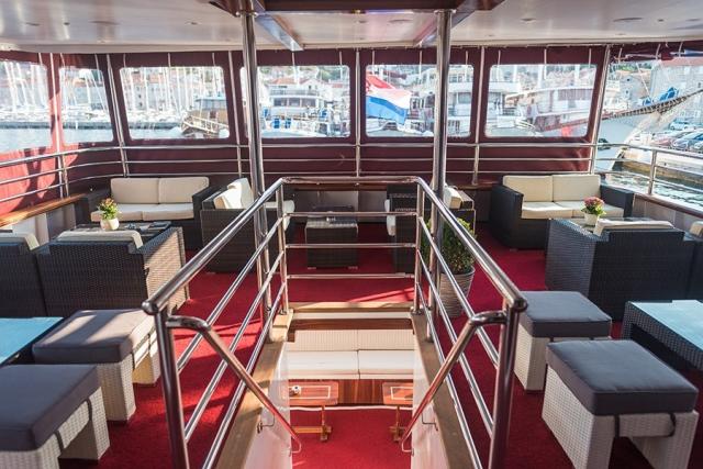 Moderní jachta PREMIUM SUPERIOR o délce cca 35-41 m s prostorno