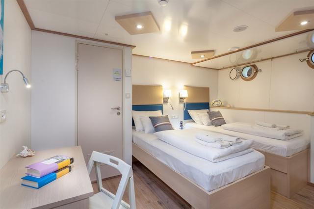 Moderní jachta PREMIUM SUPERIOR o délce cca 35-41 m s prostorno