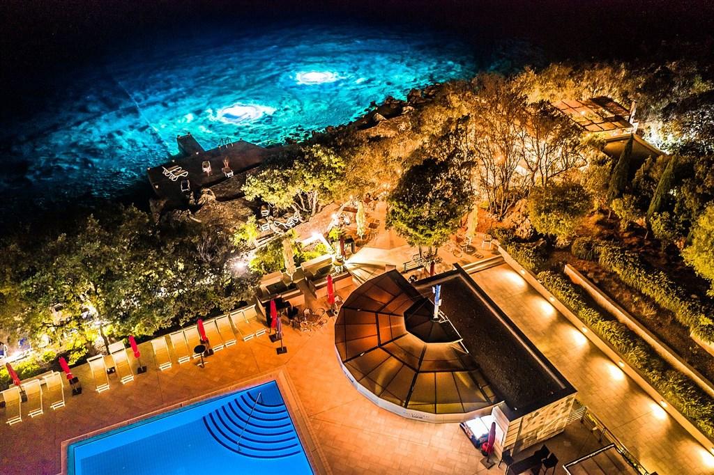 LA LUNA Hotel